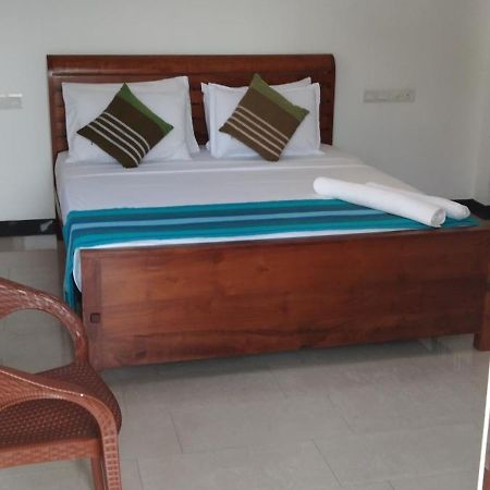 Pick & Go White House Bed & Breakfast Negombo Luaran gambar