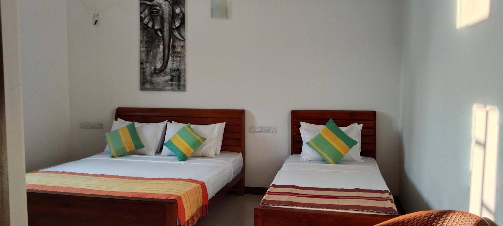 Pick & Go White House Bed & Breakfast Negombo Luaran gambar