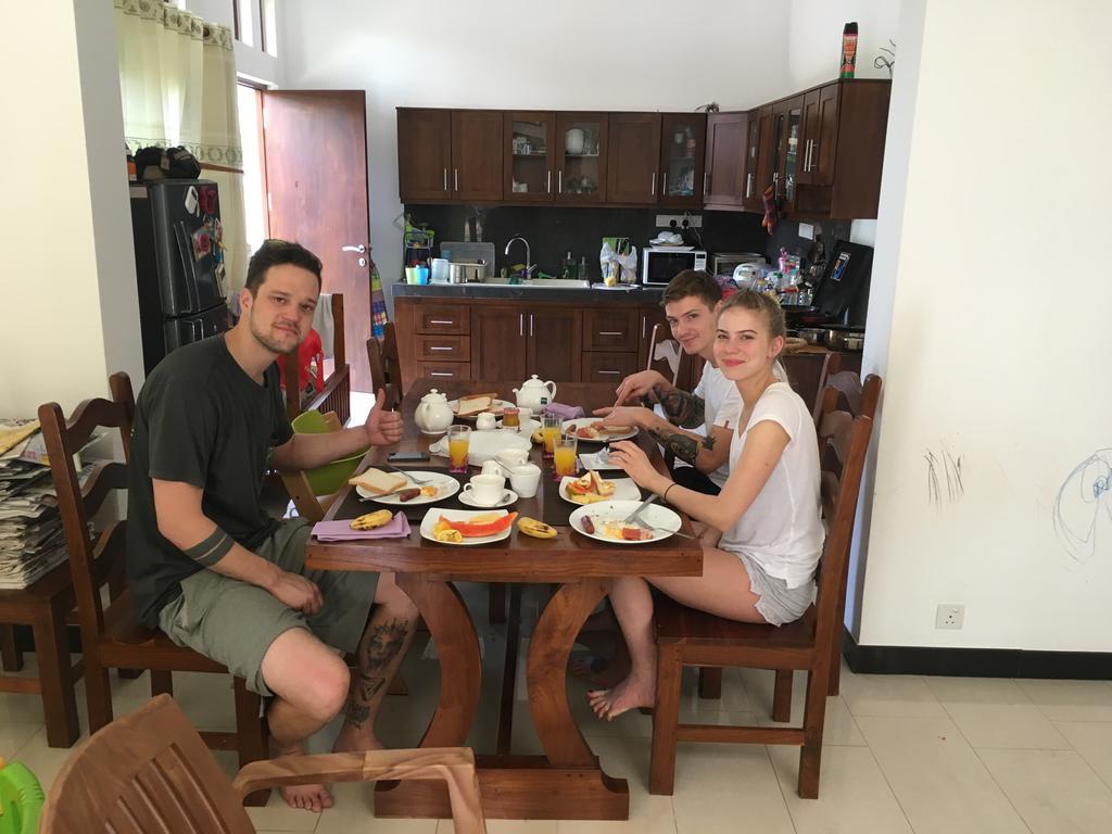 Pick & Go White House Bed & Breakfast Negombo Luaran gambar
