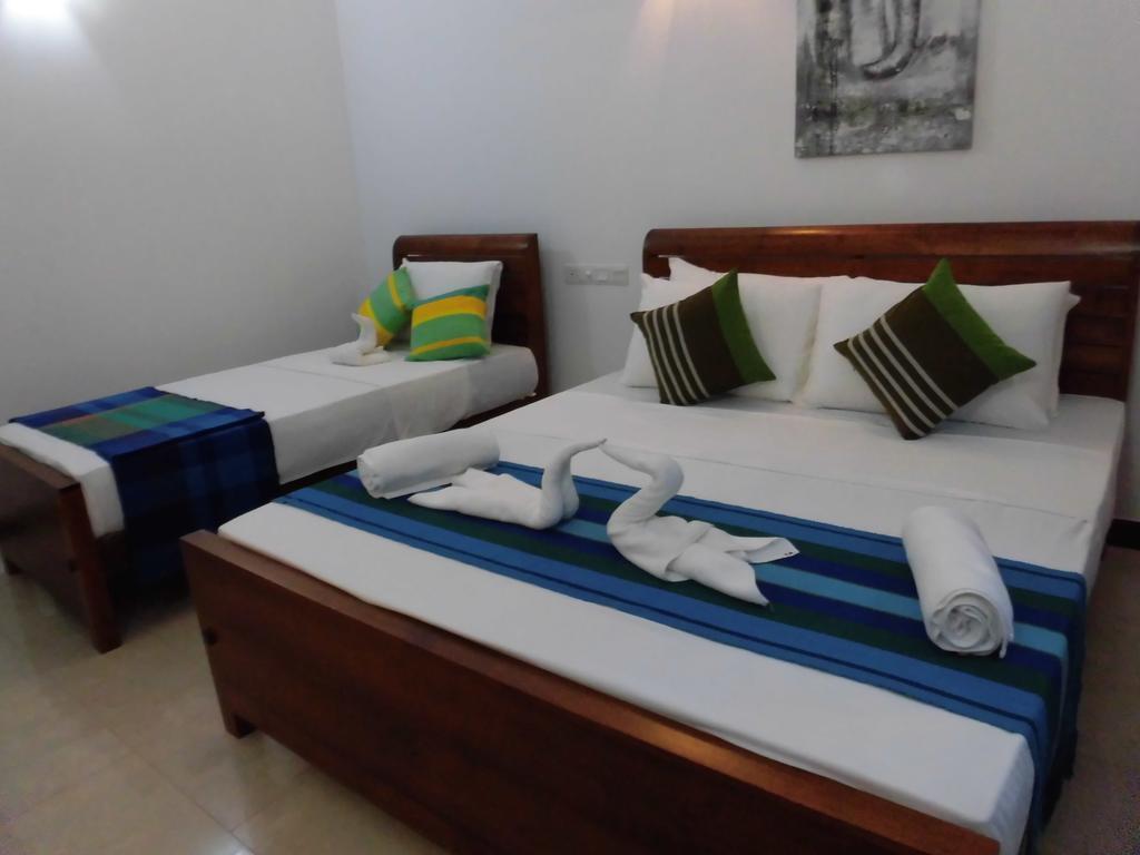 Pick & Go White House Bed & Breakfast Negombo Luaran gambar