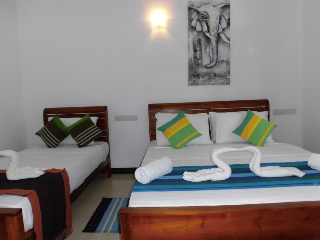 Pick & Go White House Bed & Breakfast Negombo Luaran gambar