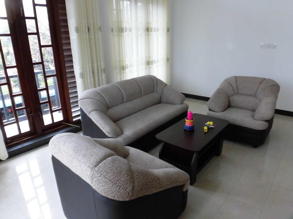 Pick & Go White House Bed & Breakfast Negombo Luaran gambar