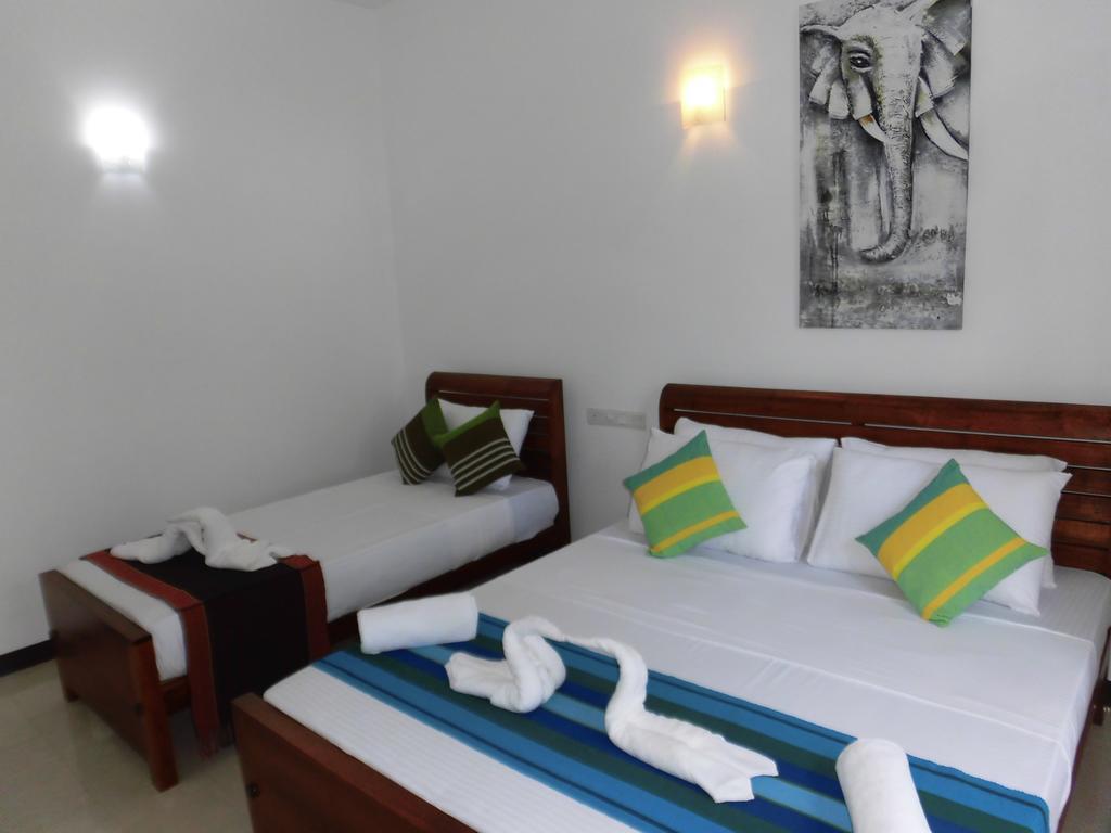 Pick & Go White House Bed & Breakfast Negombo Luaran gambar