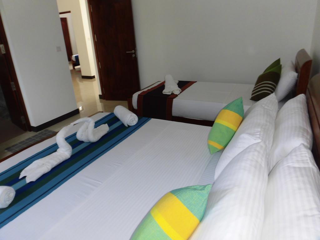 Pick & Go White House Bed & Breakfast Negombo Luaran gambar