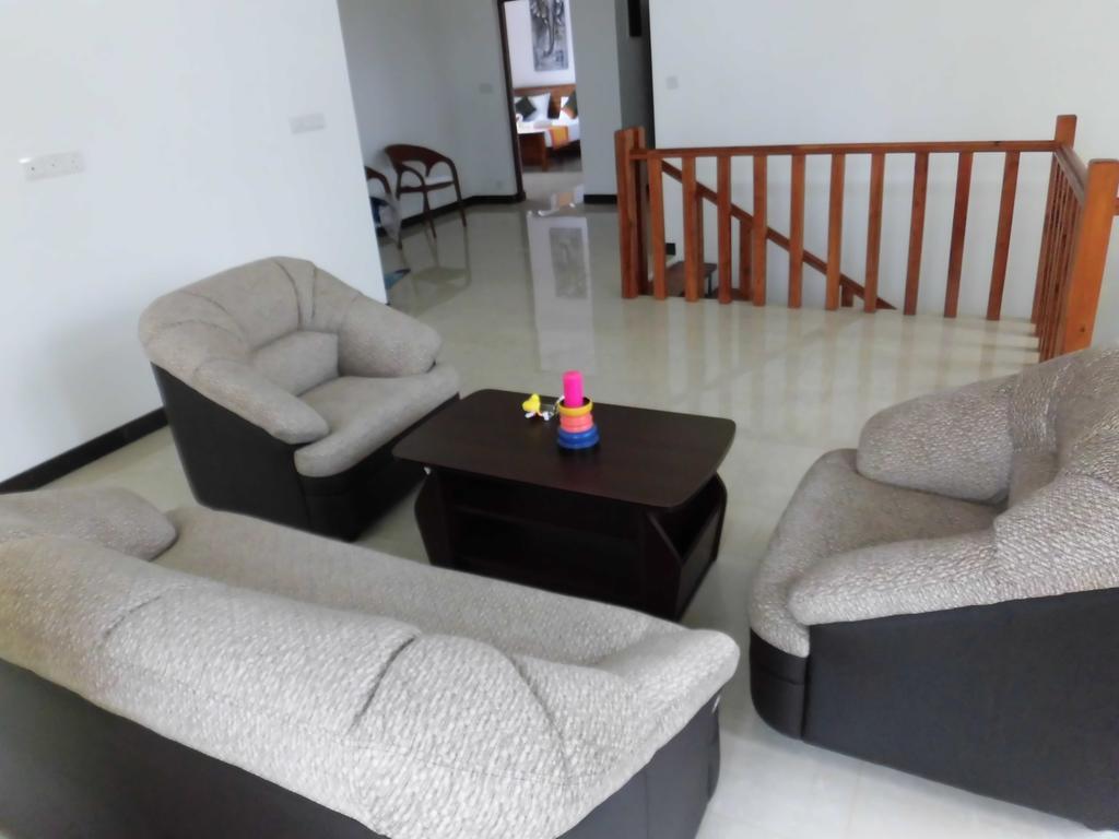 Pick & Go White House Bed & Breakfast Negombo Luaran gambar
