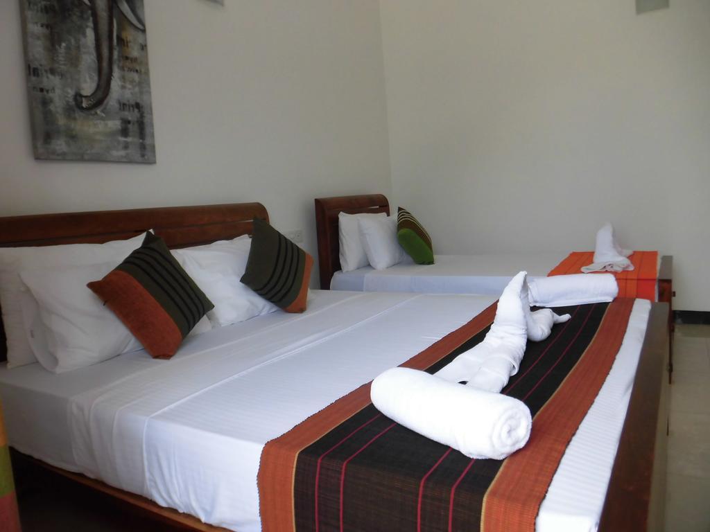 Pick & Go White House Bed & Breakfast Negombo Luaran gambar