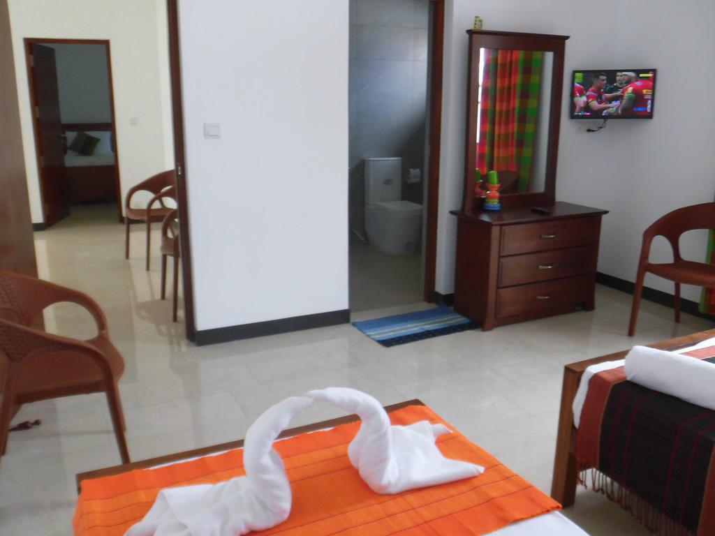 Pick & Go White House Bed & Breakfast Negombo Luaran gambar