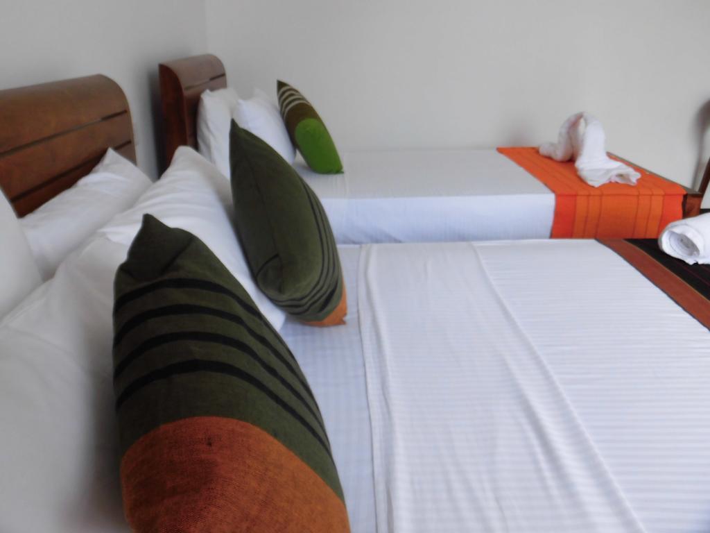 Pick & Go White House Bed & Breakfast Negombo Luaran gambar