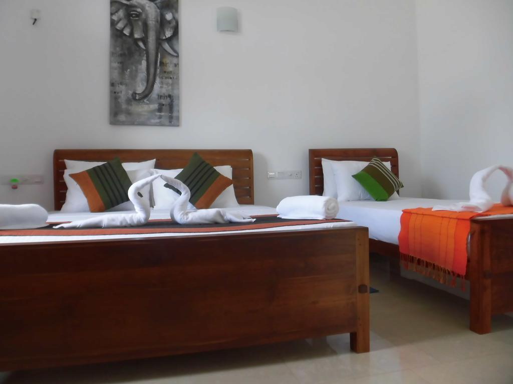 Pick & Go White House Bed & Breakfast Negombo Luaran gambar