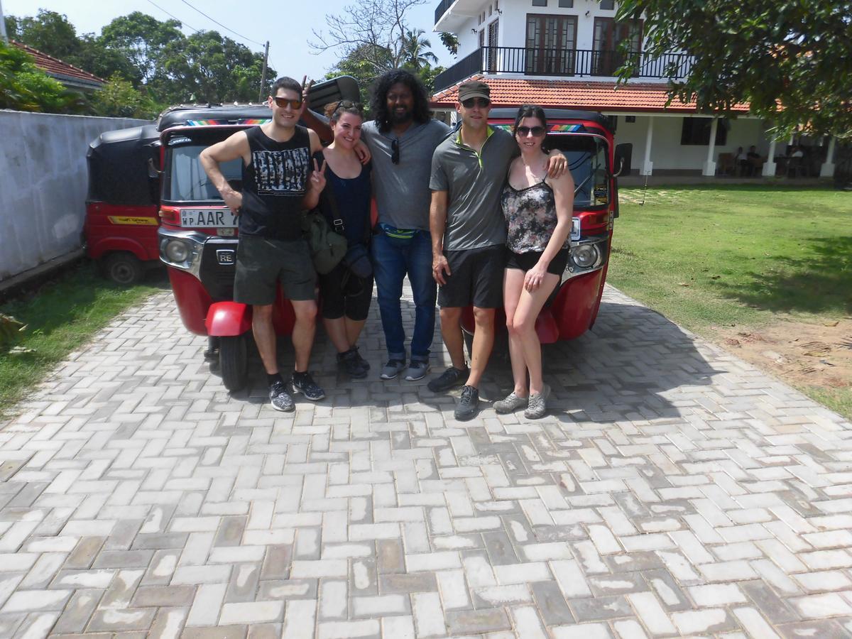 Pick & Go White House Bed & Breakfast Negombo Luaran gambar