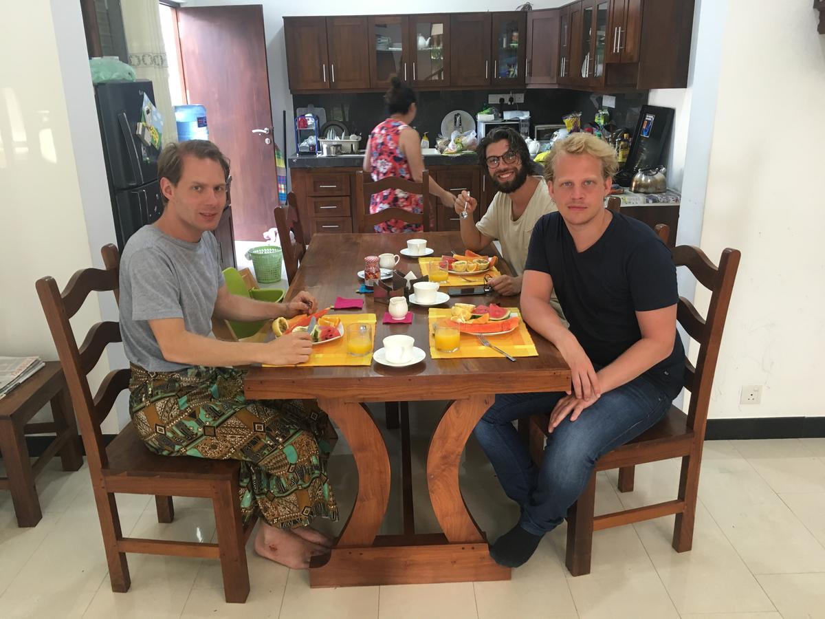 Pick & Go White House Bed & Breakfast Negombo Luaran gambar