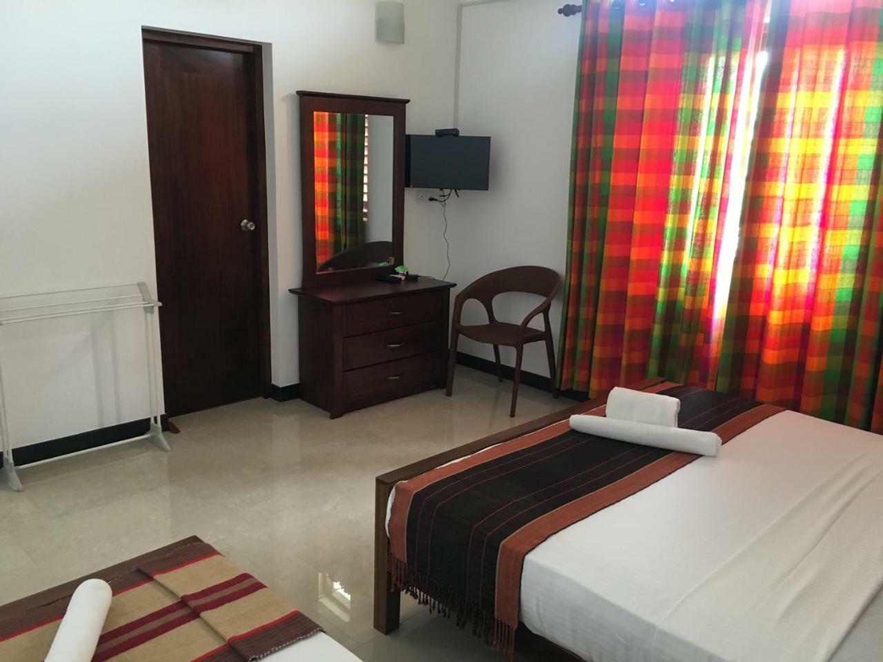Pick & Go White House Bed & Breakfast Negombo Luaran gambar